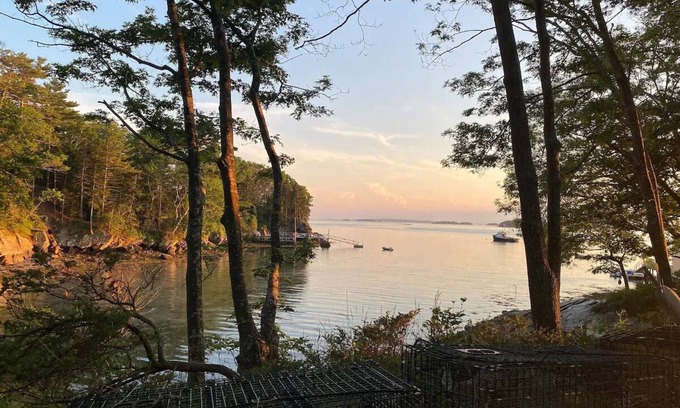 Harpswell Center Cottage | Seaside Cabin Retreat – Breathtaking Views & Ocean Access