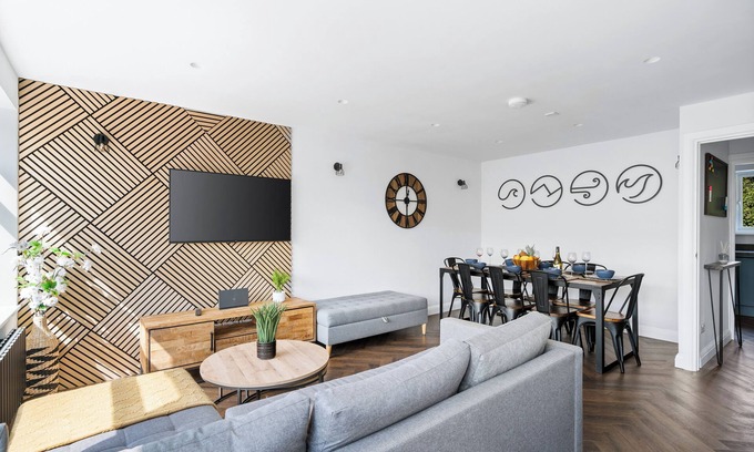 Seaford Apartment | Seaside Escape: Warm & Cosy Winter Getaway by the Sea