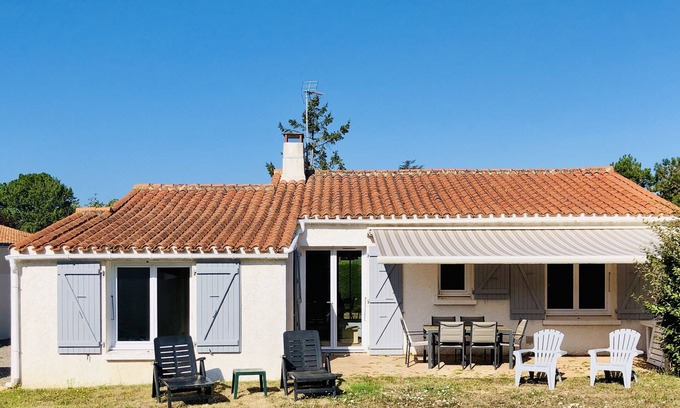 Saint-Vincent-sur-Jard House | Seaside house 400m from sandy beaches, 70m², 3 bedrooms