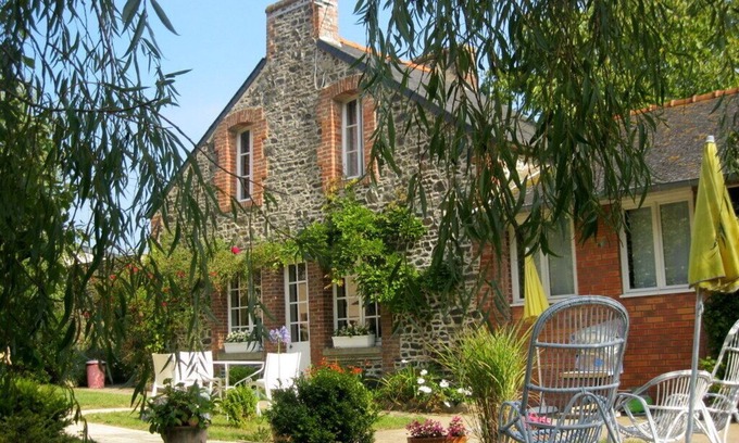 Binic House | Seaside house in large enclosed garden in Binic