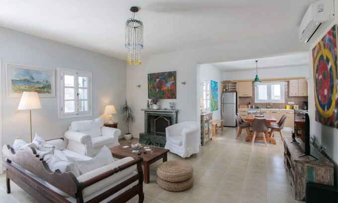 Plaka Villa | Seaside Naxos : Villa Dimitra 3 BDR ensuite At Plaka Beach