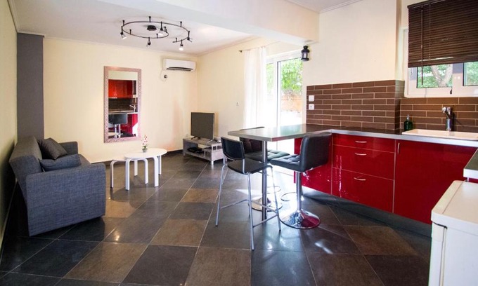 Palaio Faliro Apartment | SEASIDE SUNSET WALKS