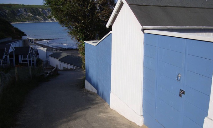 Swanage Apartment | Seaside two bedroom flat with parking opposite path onto beach