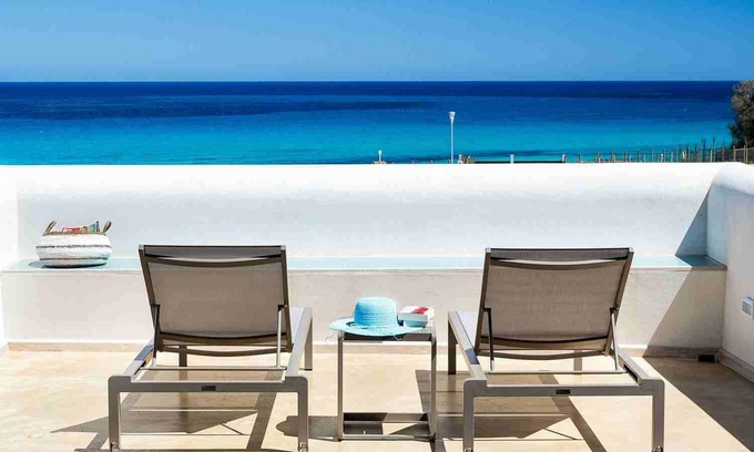 Reitani Villa | Seaside villa rental Sicily, Syracuse villa rental