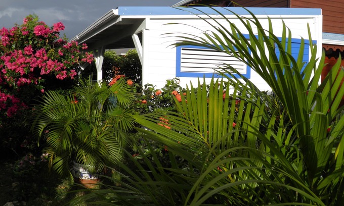 Le Moule Villa | SEASONAL RENTAL VILLA STANDING 3/4 PERS (2 ADULT/2 NFE). POOL SPA SAUNA