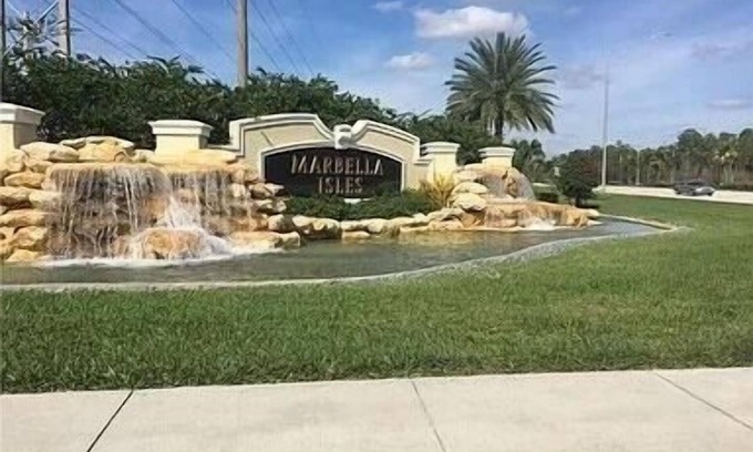North Naples House | Seasonal Villa in very desired gated community, with Pools, tennis, workout.