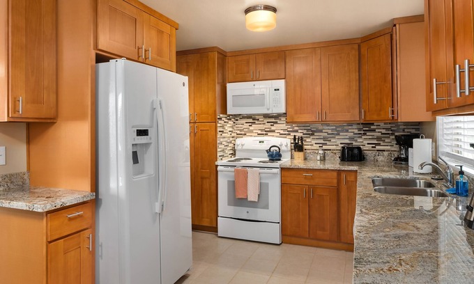 Stevens House | Seattle Vacation Home - Roy Street