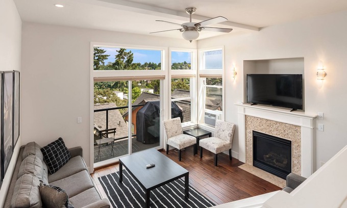 Mann House | Seattle Vacation Home - The Port