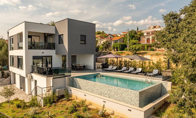 Maslenica Villa | Seaview Villa A`More with heated pool