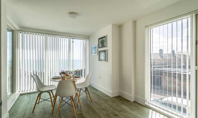 Bournemouth City Centre Apartment | Seaview West Coast
