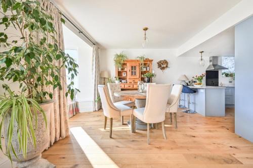Chapel Ground Apartment | Seawind