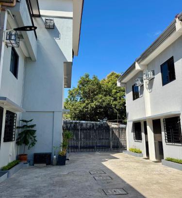 Dasmarinas Apartment | Sebastian’s Crib F