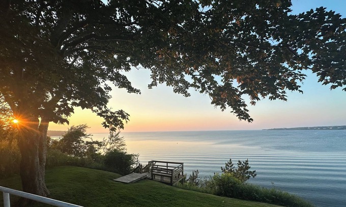 Montauk Cottage | Secluded Beach House