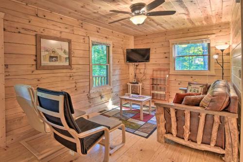 Murphy House | Secluded Cabin with Deck 13 Miles to Downtown Murphy