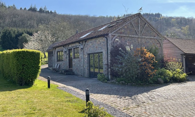 Langford Cottage | Secluded converted Barn nestled on the North slopes of the Mendips.