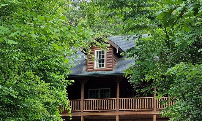 Logan Cabin | Secluded cozy cabin nestled among the hemlocks and rock formations in Hocking
