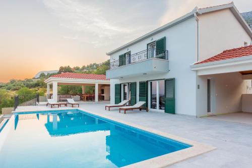 Klis Villa | Secluded house - guaranteed privacy - heated pool