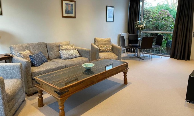 East Putney House | Secluded House in Vibrant Putney