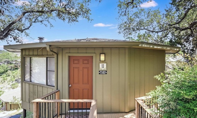 Lakeway House | Secluded Lakefront Bungalow - Shared Community Pool and Hot Tub #11