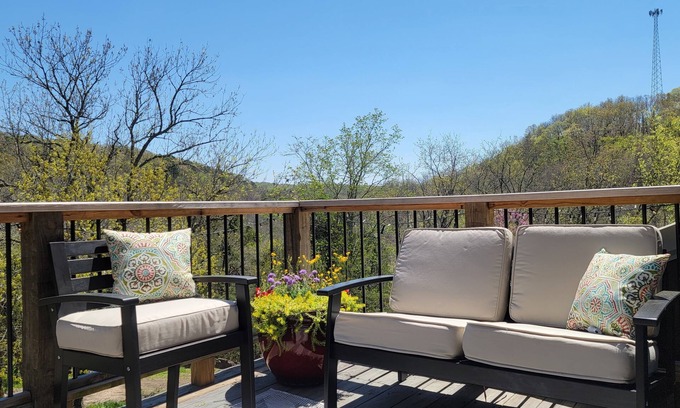 Sylvan Shores House | Secluded Modern Cabin -Mins from Beaver Lake & ES-