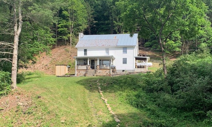 Harper Other | Secluded mountain home; explorable acreage; free of noise and light pollution