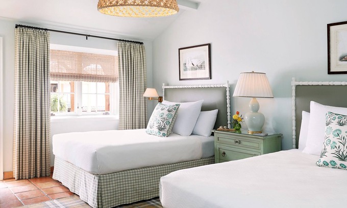 Austin Hotel | Secluded Pampering at a Lakeside Lodge with Award-Winning Spa Treatments