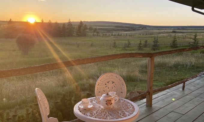 Alberta House | Secluded Peaceful Guesthouse ~ Spectacular Dark Sky