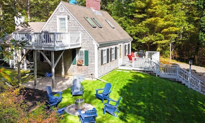 East Harwich House | Secluded Quiet Family-Friendly Cape Oasis