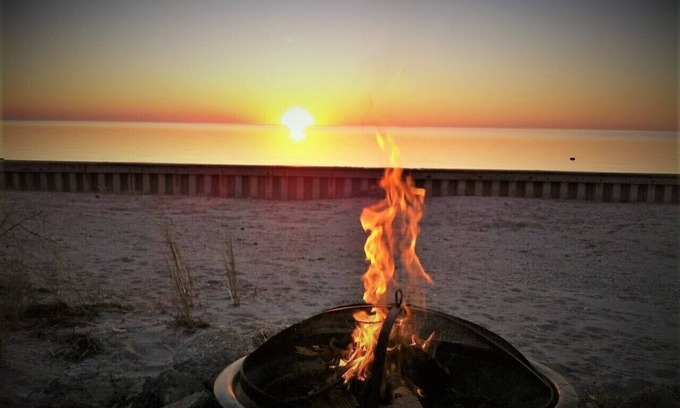 Avon House | Secluded~Soundfront~King beds~Pvt Beach~Dogs Love~Fenced yard~Linens! Book 2026!