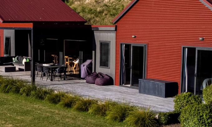 Eskdale Villa | Secluded Vineyard Villa, one of nBookabach’s 2025 Holiday Homes of the Year