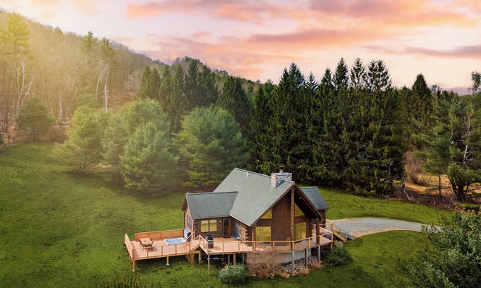 East Chatham House | Secluded w/Deck Views, Hot Tub, & Ping Pong | Hudson in the Berks by AvantStay