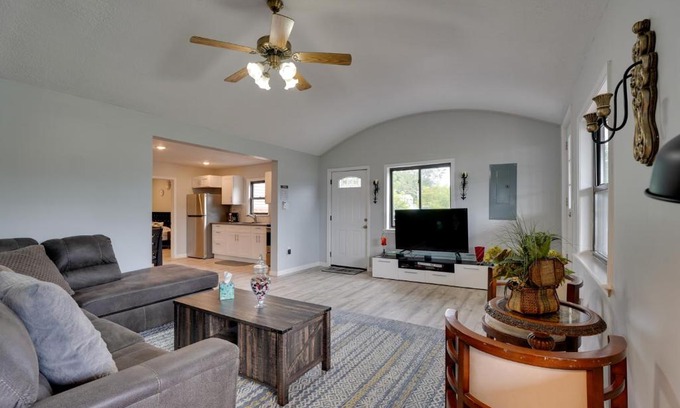 Harveys Lake Apartment | Second-Floor Harveys Lake Apartment with Deck!