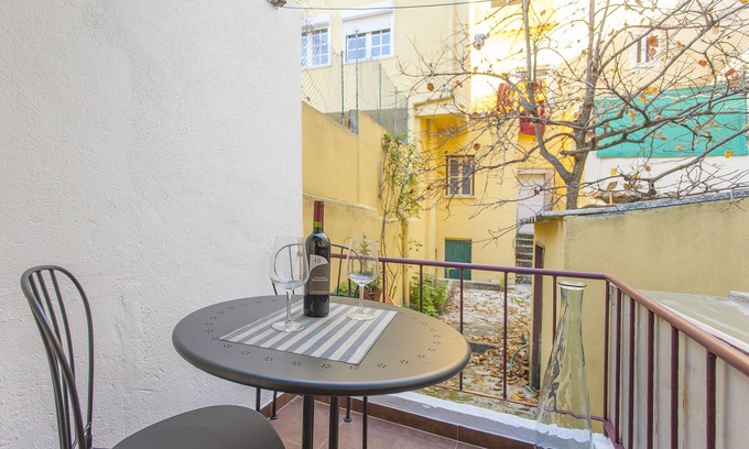 Merces Apartment | Secret Garden 1, Principe Real 1CH/1SDE quiet, Wifi, cable, terrace