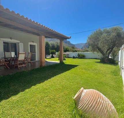 Diakofto Apartment | Secret Garden