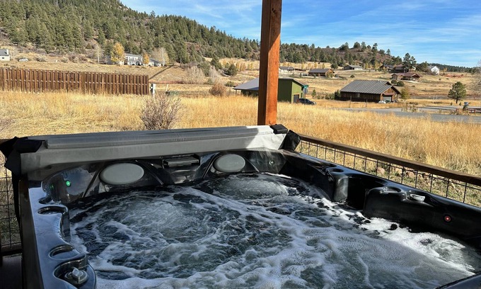 Pagosa Highlands House | See Fall's Changing Colors! Grey Rock Cottage: Hot Tub, Pet-Friendly, Mountain Views, Near Lake!