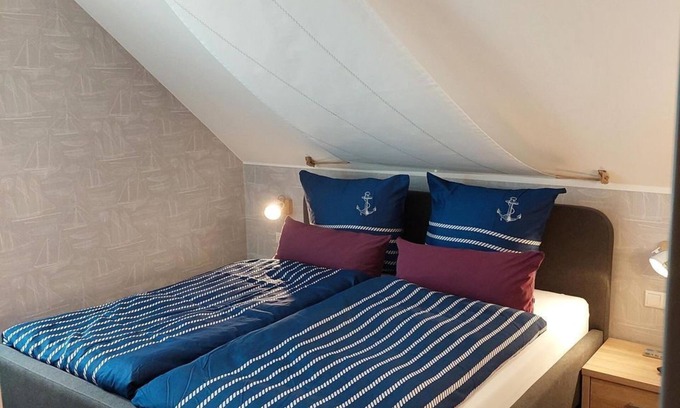 Tossens Cottage | Segel-zimmer - Ferienzimmer Villa Küstenwind