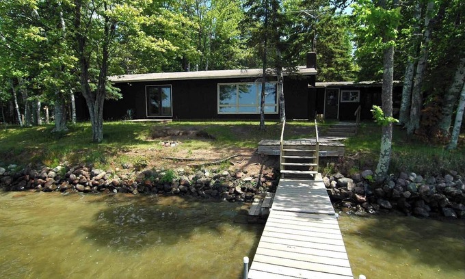 Cable House | Seidls 3 bedroom, 2 bath ranch style home on Mumm’s Bay