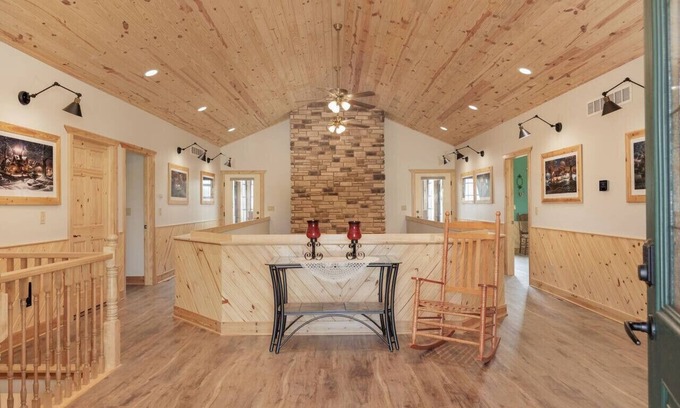 Buchanan County Bed & Breakfast | Selah Hills Ranch Off grid sustainable homestead 3 Bd 3 Ba 1/2 hour north of KC