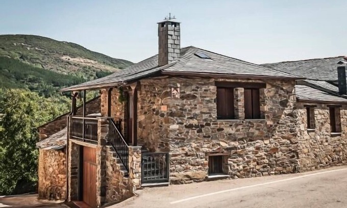 Berlanga del Bierzo Cottage | Self catering El Caleyo for 2 people