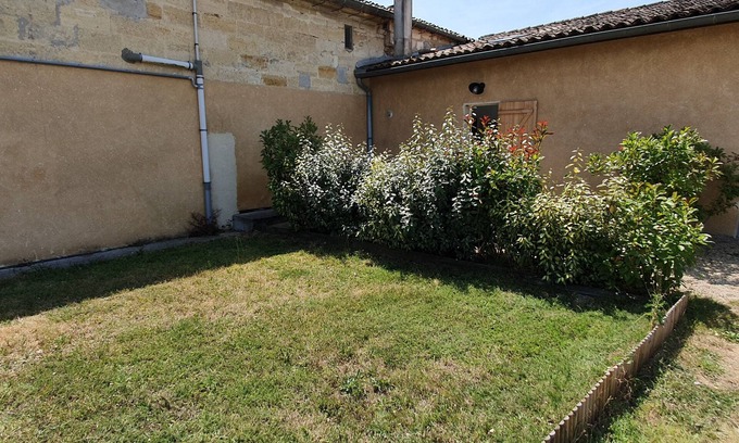 Savignac-de-l'Isle Cottage | Self-catering cottage on the outskirts of SAINT EMILION