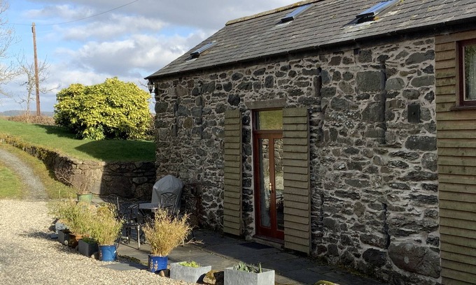Llanycil Cottage | Self catering luxury holiday cottage by Lake Bala. Pet friendly.
