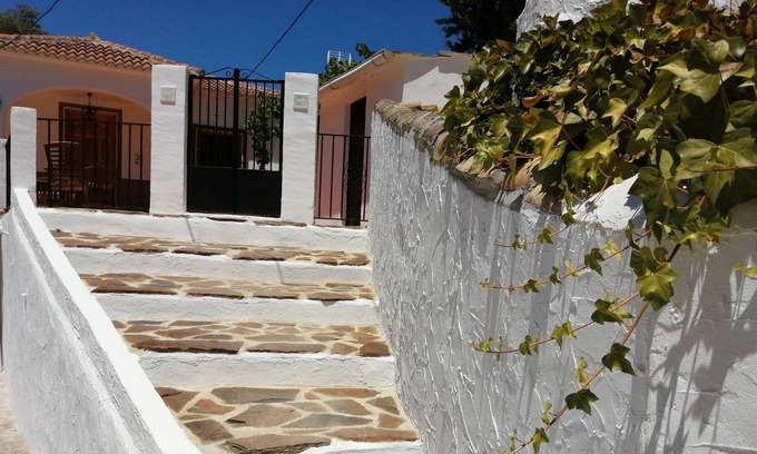 Iznajar Villa | Self Catering, Villa de Mil Veranos, with pool, near Lake Iznajar,