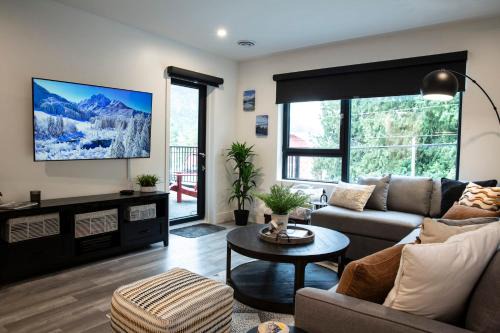 Revelstoke Apartment | Selkirk Staytion - Stylish Condo with Hot Tub