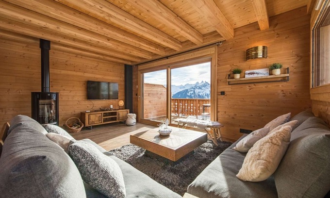 La Toussuire House | Semi-detached chalet near the slopes with panoramic views