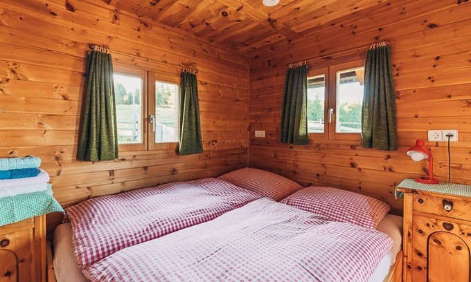 Albeck Cabin | Sennerhütte double room - Hiaslhütte & Almgasthof Hiasl Zirbenhütte
