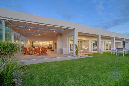 Langebaan Villa | Sensiri Orca Beach Villa