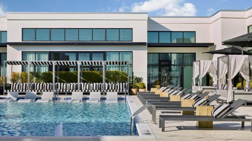 Home Park Hotel | Sentral West Midtown at Star Metals