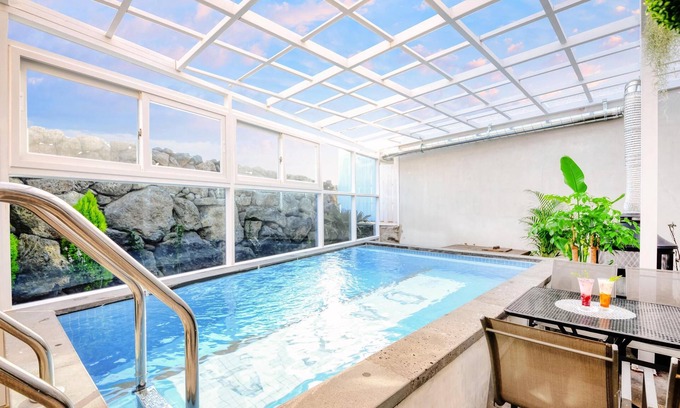 Jungmun House | Seogwipo Dawa Pool Villa Pension