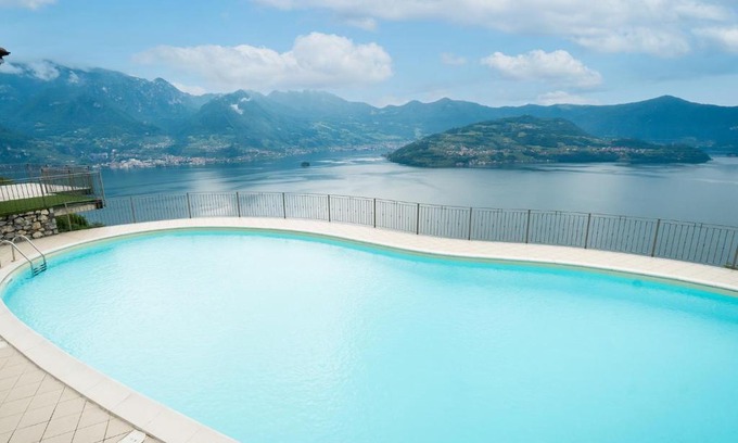 Parzanica Apartment | Serafino - nice terrace & swimming pool on the Iseo Lake