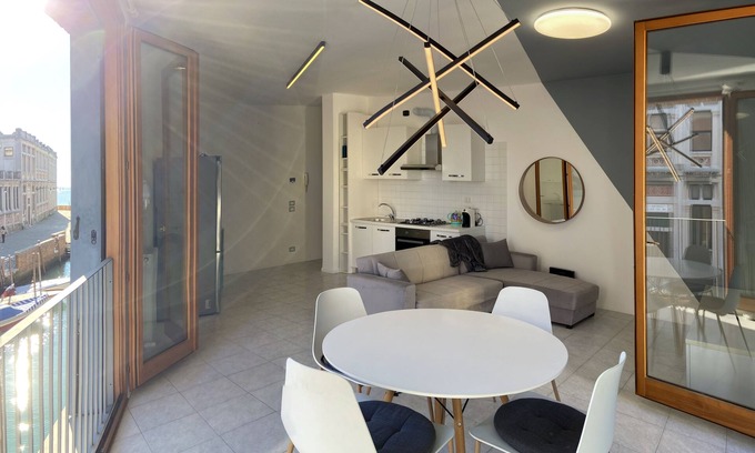 Molina Apartment | Serendipity Apartment-Your home in Venice